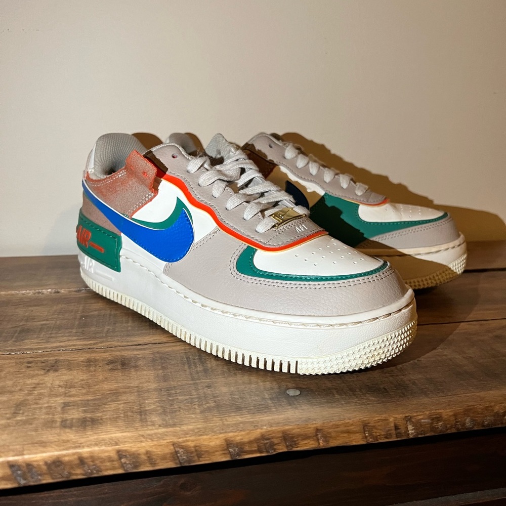 Nike shadows|| size 8 in Women’s|| great condition barely been worn.